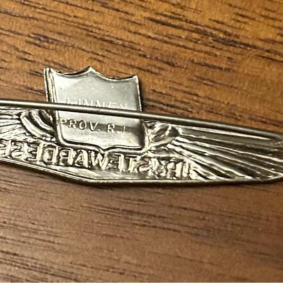 United Airlines Jr. Stewardess pin from the 1950’s. Really good condition - Picture 2 of 2